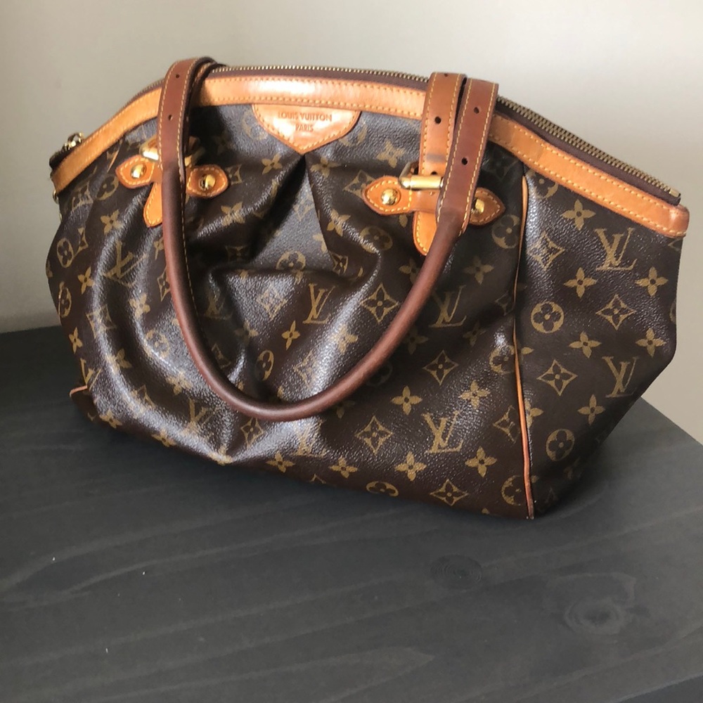 Louis Vuitton GM, (not PM) Tivoli, 100% authentic, monogram